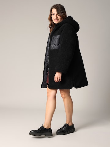 Manteau d’hiver 'Edwina' Deeluxe en noir