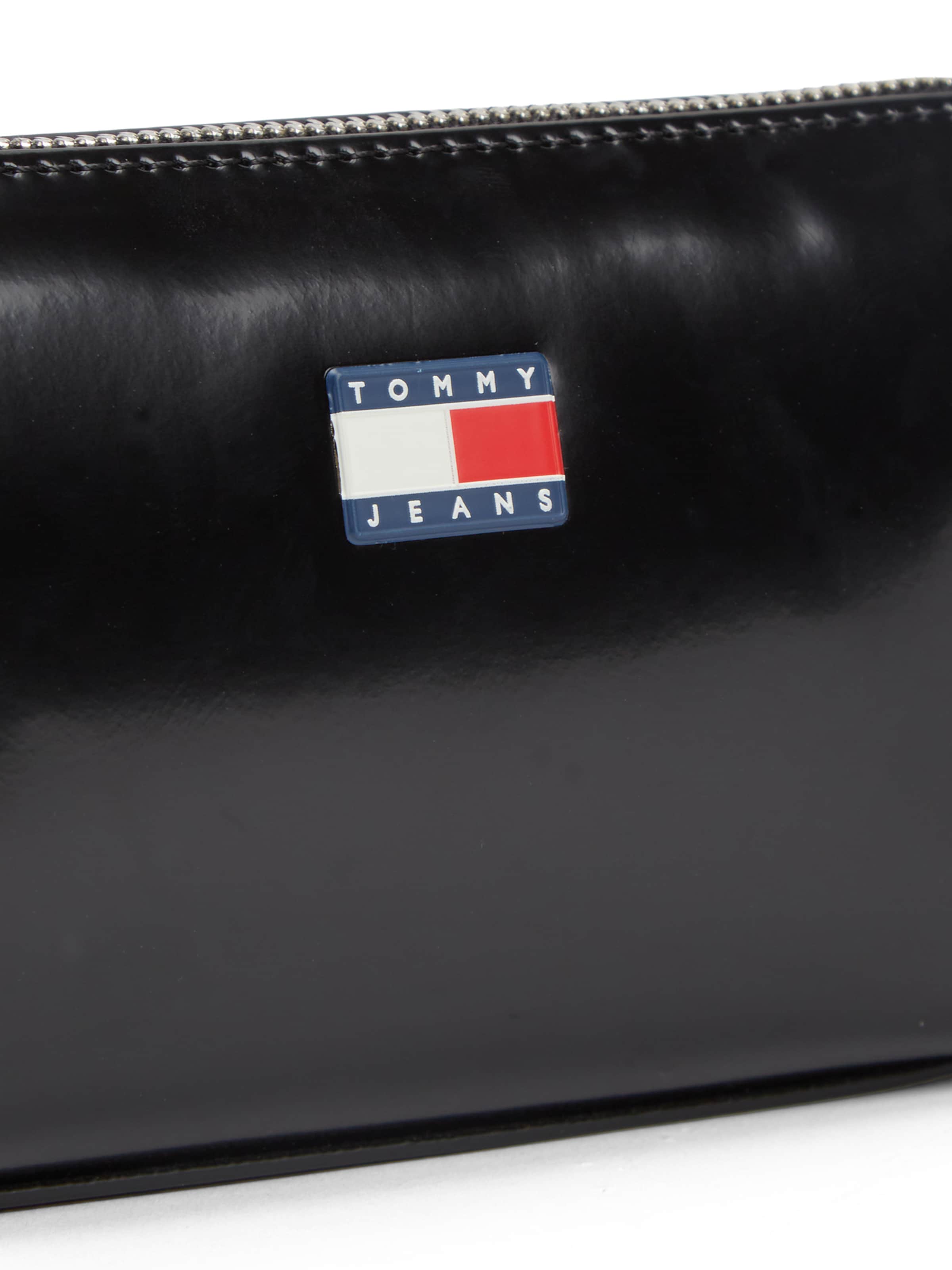Tommy Jeans Τσάντα ώμου 'MUST' σε μαύρο