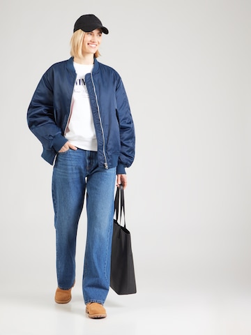 Calvin Klein Jeans Szabványos Tréning póló 'Varsity' - fehér