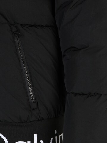 Calvin Klein Jeans Curve Jacke in Schwarz