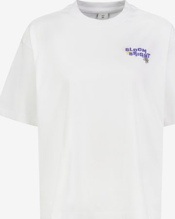 Eight2Nine Shirt in White: front