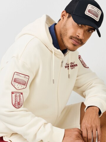 FC BAYERN MÜNCHEN Zip-Up Hoodie München in Weiß