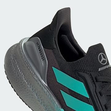 Chaussure de course 'Mercedes - AMG Petronas Formula One Team' ADIDAS PERFORMANCE en noir