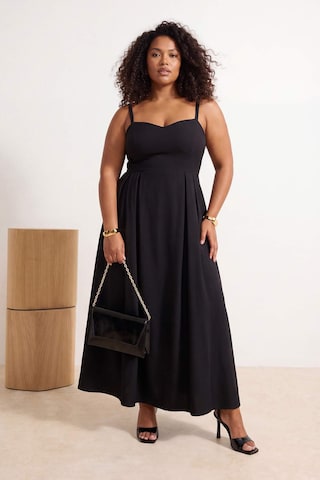 Rochie de la Trendyol Curve pe negru: față