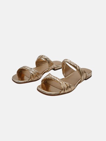 Michael Kors Sandały 'MICHAEL KORS KIANA FLAT SANDAL Scarpe' w kolorze złoty