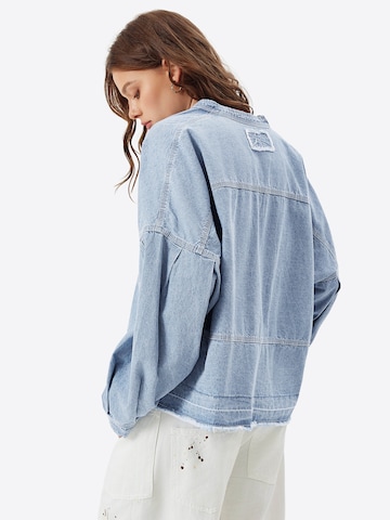 Imily Bela - Blusa en azul: atrás