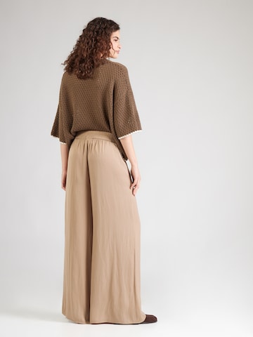 NÜMPH - Pierna ancha Pantalón 'TESSIE' en marrón