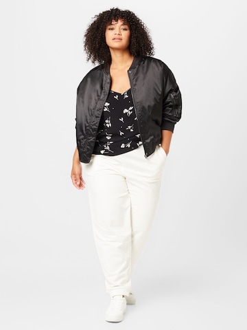 ABOUT YOU Curvy Topp 'Laila' i svart