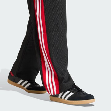 ADIDAS ORIGINALS - Loosefit Pantalón en negro
