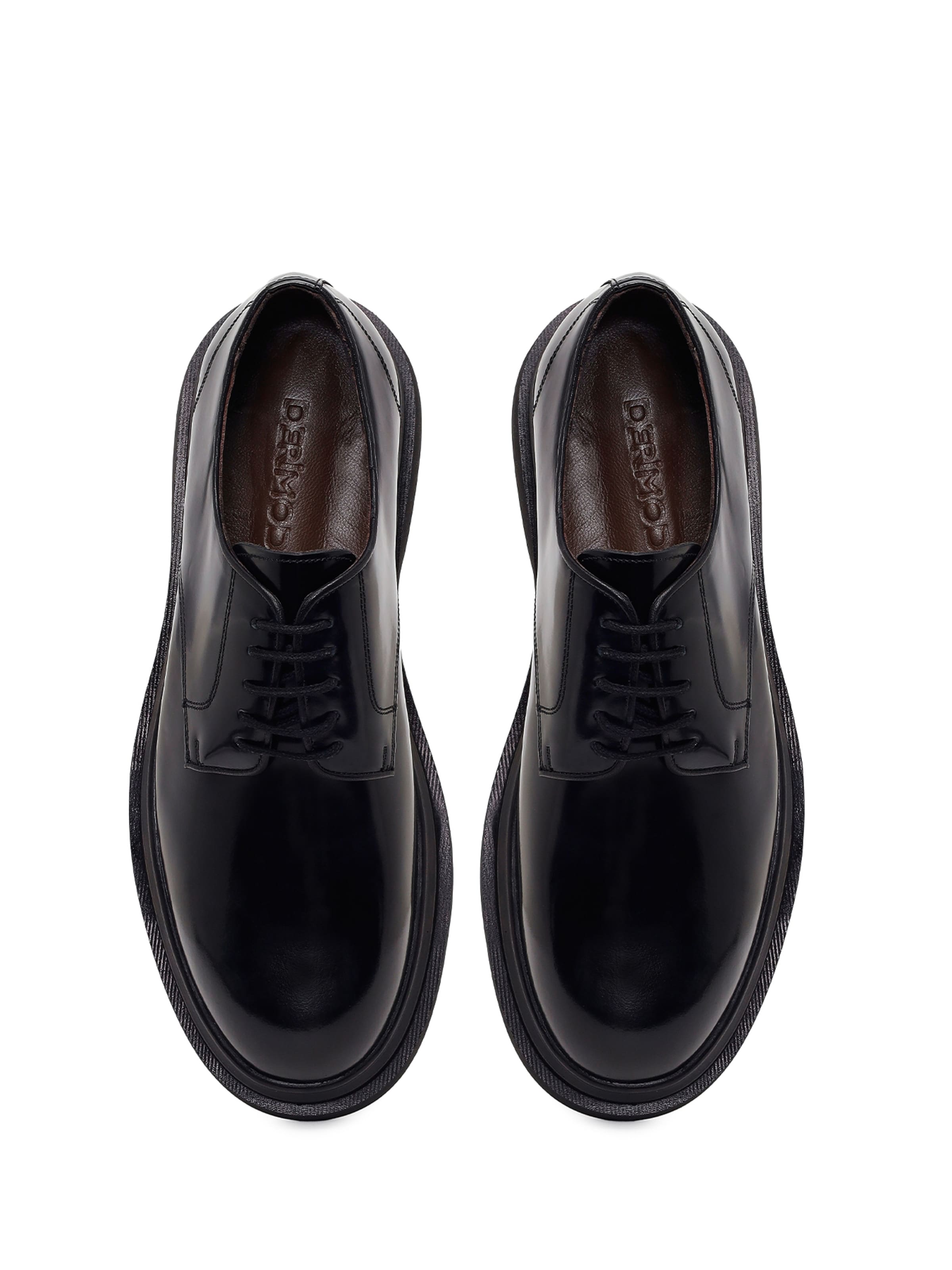 Scarpa stringata di Derimod in nero