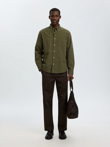SELECTED Regular Fit Hend 'Rick' in Grün
