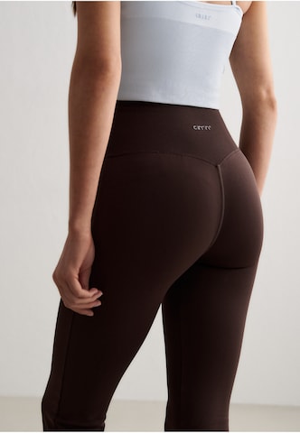 évasé Leggings 'Shape' Aim'n en marron