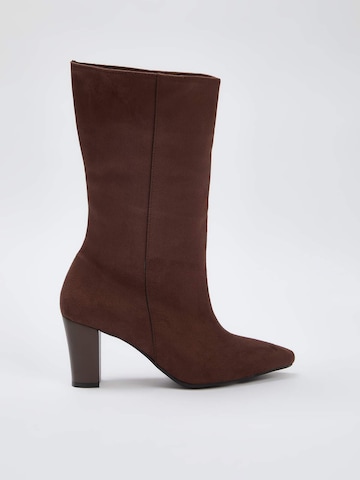 Trendyol Μπότες σε καφέ