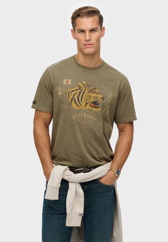 Superdry & Co Shirt 'Campaign Souvenir' in Groen: voorkant