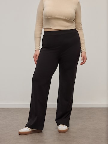 CITA MAASS - Loosefit Pantalón en negro: frente