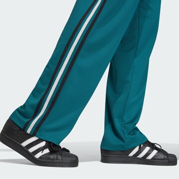 ADIDAS ORIGINALS - Loosefit Pantalón 'Adicolor' en verde