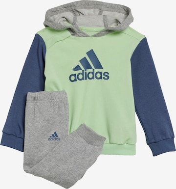 Survêtement 'Essentials' ADIDAS SPORTSWEAR en vert