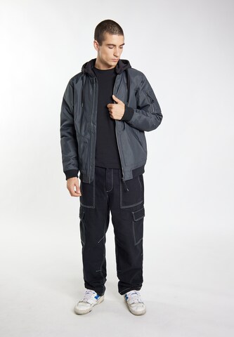 TUFFSKULL Between-season jacket 'Wrest' in Grey