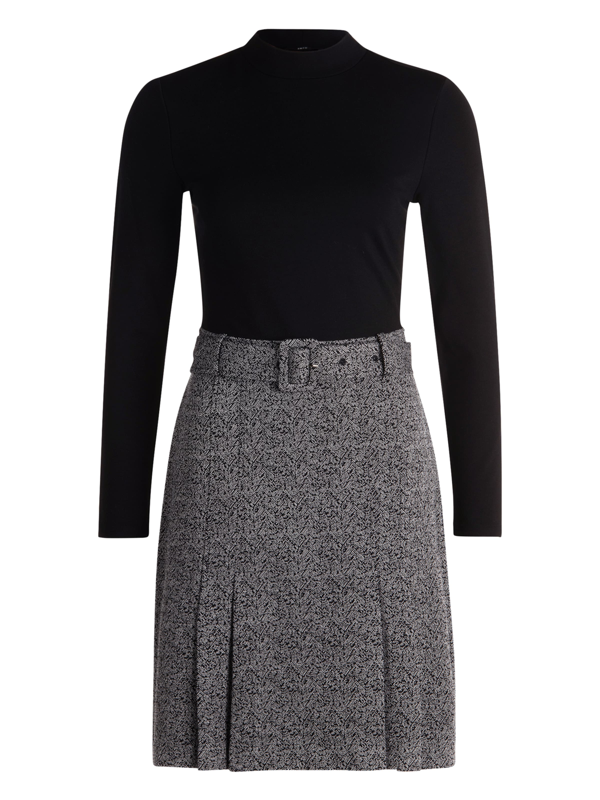 zero Dress in Black, Item view