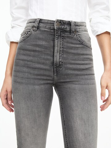 Pull&Bear Skinny Jeans in Grey