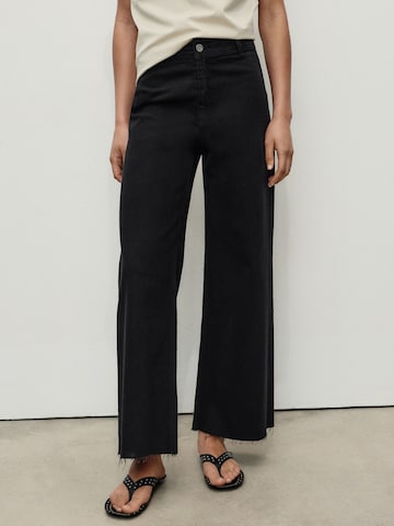 MANGO Loose fit Jeans 'CATHERIN' in Black: front