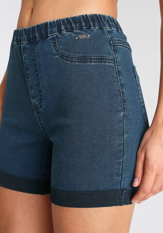 BUFFALO Slimfit Shorts in Blau