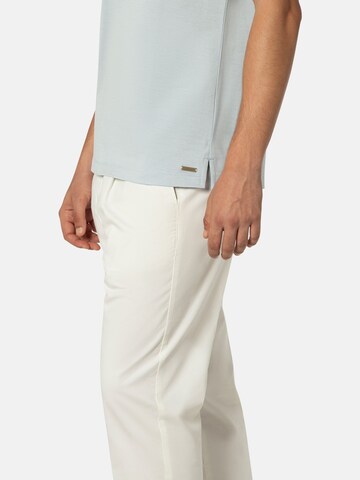 BENVENUTO Polo 'AURON',  Model ist 186 cm groß und trägt Größe M in Blau