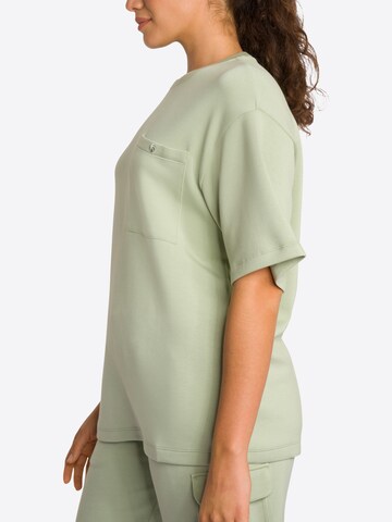 Tricou 'Cruz' de la OCEANSAPART pe verde