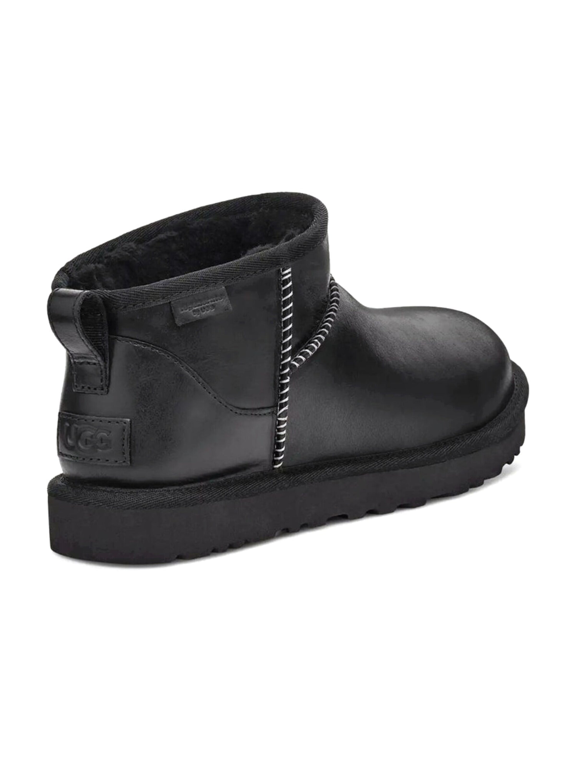 Stivale stringato '® M CLASSIC ULTRA MINI LTHR REGENERATE BLACK' di UGG in nero