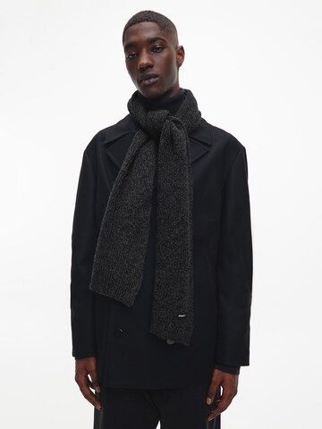 Calvin Klein Scarf in Black: front