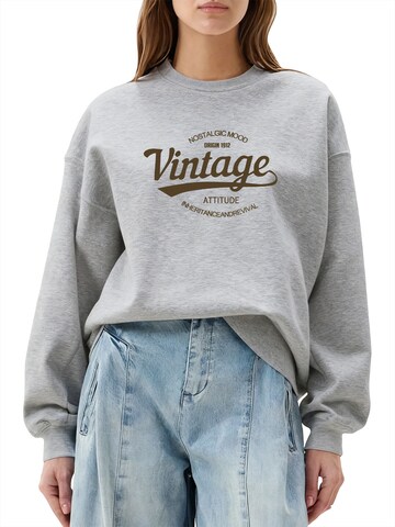 Sweat-shirt 'Women's Fleece Pullover, Sweatshirt with American Retro Print, Long Sleeve, Loose Fit' GORHEY en gris : devant