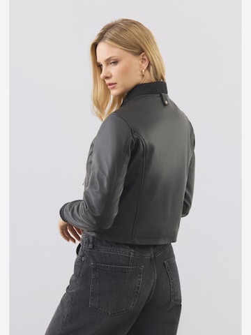 Giacca di mezza stagione ' Darcie Bomber ' di Bolongaro Trevor in nero