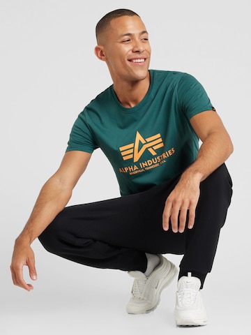 ALPHA INDUSTRIES T-Shirt in Grün