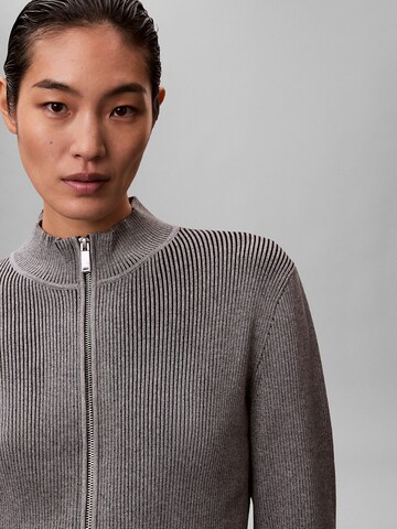 Calvin Klein Jeans Strickjacke in Grau