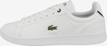 LACOSTE Σνίκερ χαμηλό 'Carnaby Pro' σε λευκό