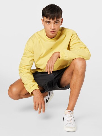 Sweat-shirt Nike Sportswear en jaune