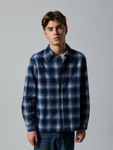 NAME IT - Ajuste regular Camisa en azul: frente