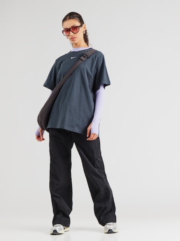 Nike Sportswear Póló 'Essential' - zöld