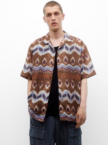 Pull&Bear Comfort Fit Hemd in Braun: Vorderseite