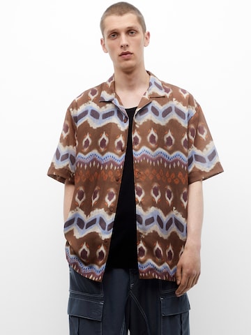 Pull&Bear Comfort fit Button Up Shirt in Brown: front