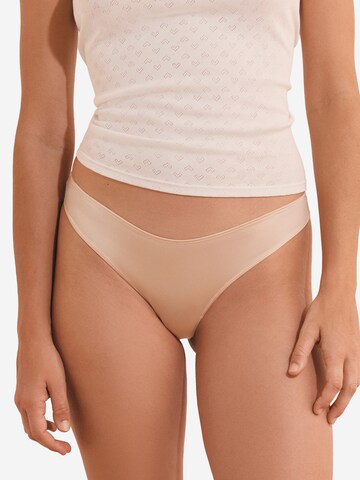 ETAM Thong 'Jeane' in Beige: front