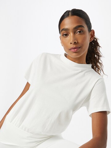 CURARE Yogawear Performance Shirt in White