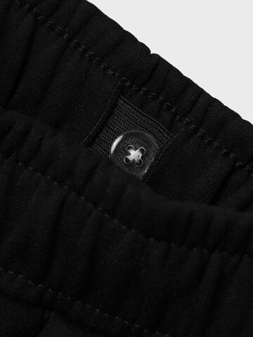 Tapered Pantaloni 'LELIA' di NAME IT in nero