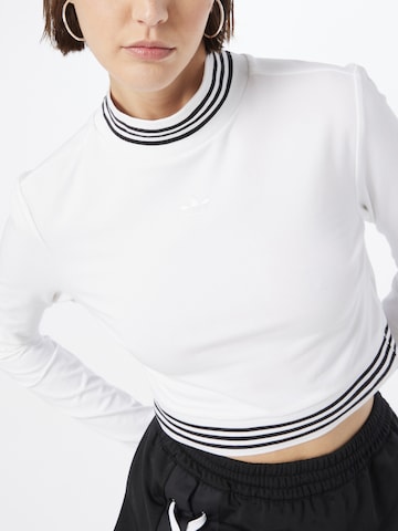 ADIDAS ORIGINALS Paita 'Long-Sleeve Top With Ribbed Collar And Hem' värissä valkoinen