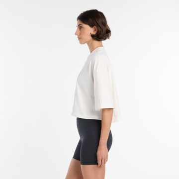 Maglia extra large di new balance in bianco