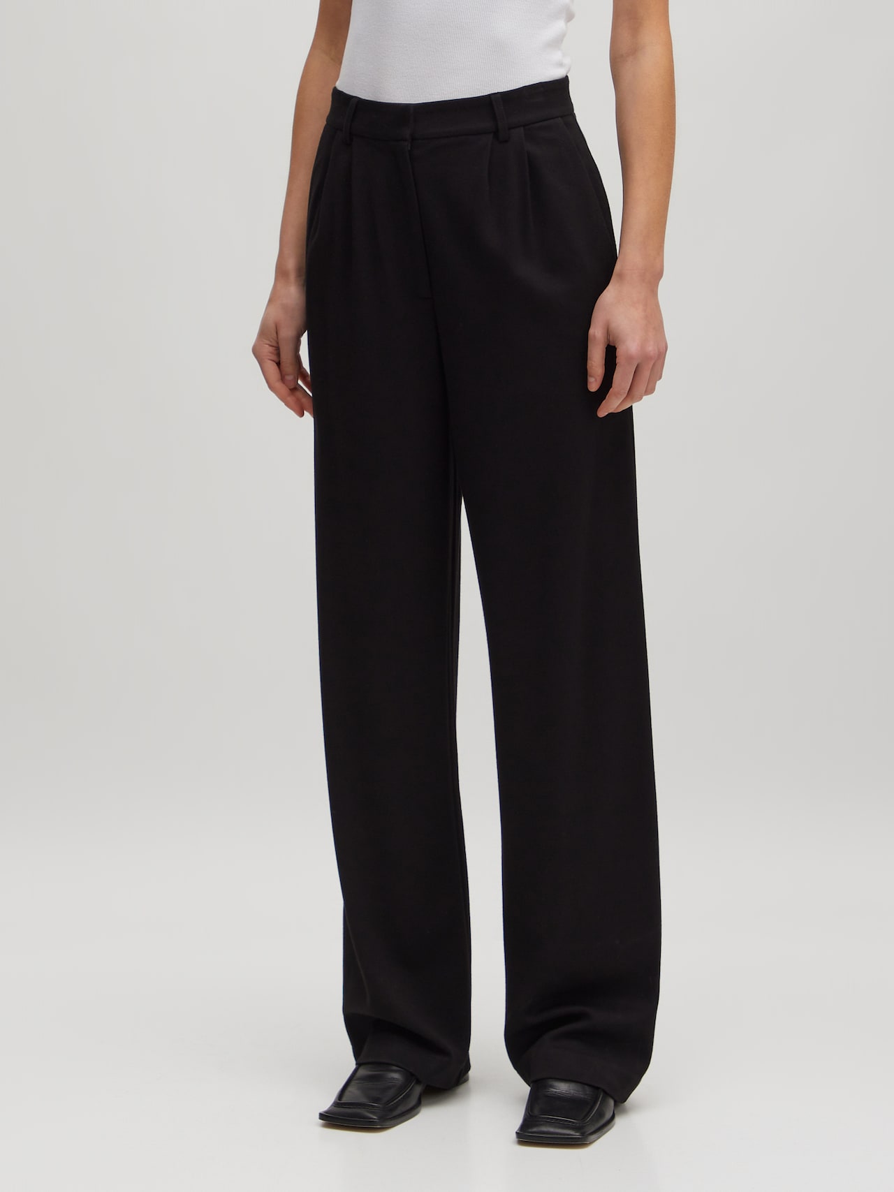 EDITED Pantaloni con pieghe 'Sude' nero