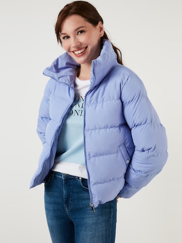 Manteau d’hiver LELA en violet : devant