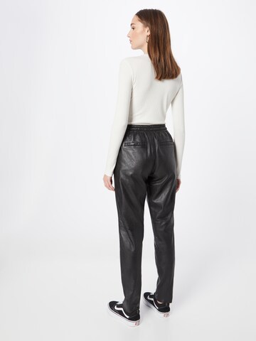 Effilé Pantalon 'Tariza' Gipsy en noir