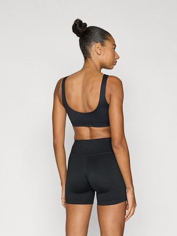 NIKE Μπουστάκι Αθλητικό σουτιέν 'One' σε μαύρο