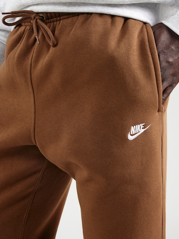 Nike Sportswear Конический (Tapered) Штаны 'CLUB' в Коричневый